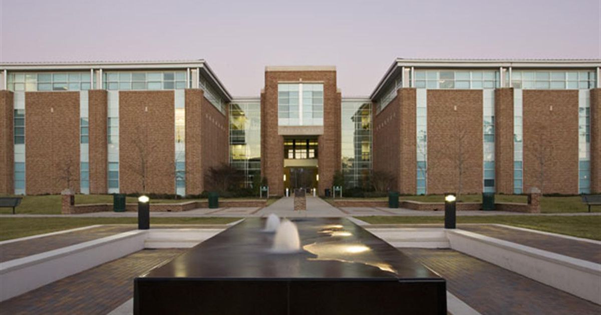 Southeastern Louisiana University OYA School   Southeastern Louisiana University Cover 